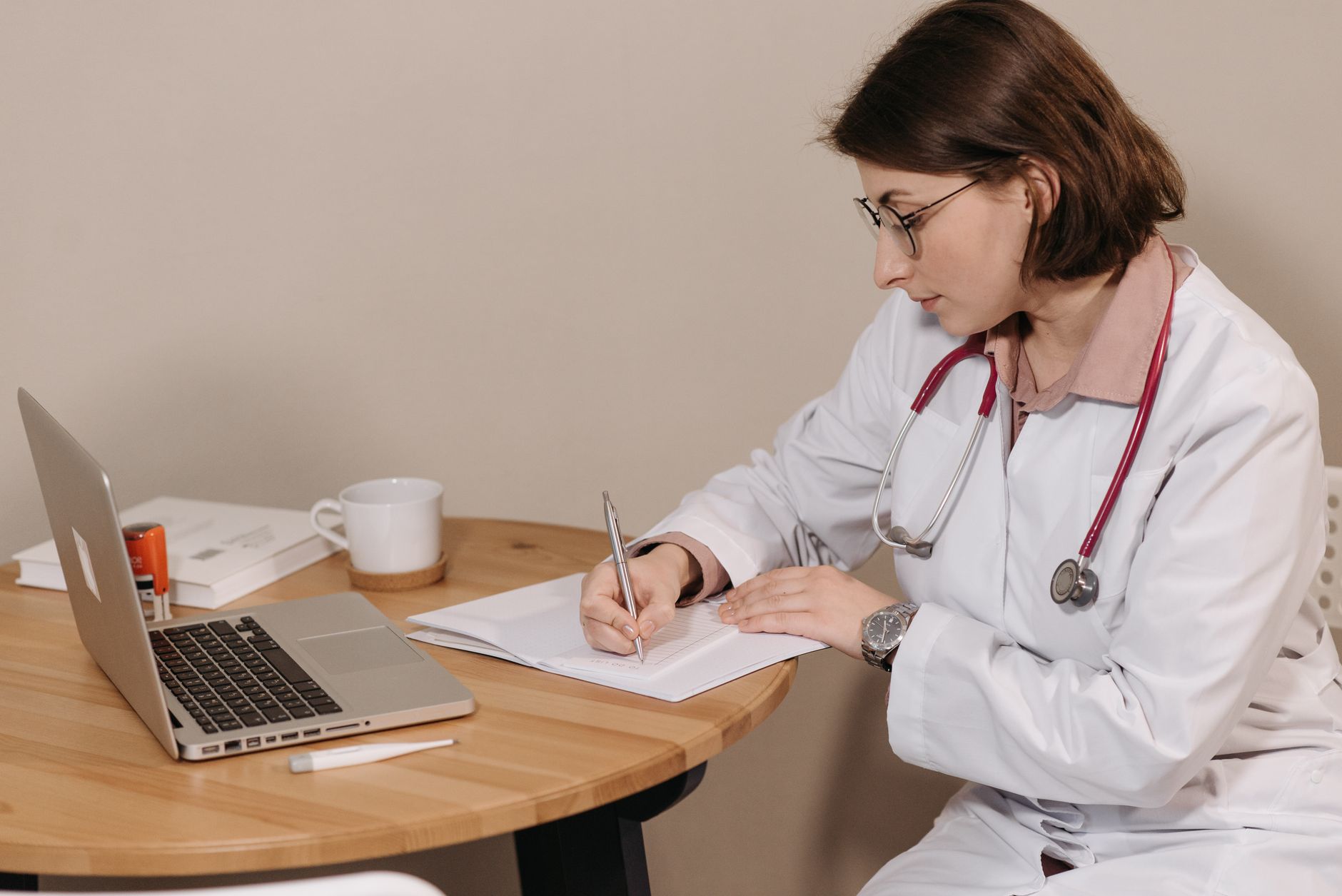 choose cardiology billing partner california — Cardiology physician reviewing billing software to choose a cardiology billing partner in Cal